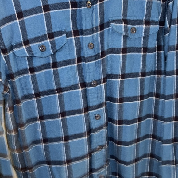 American Eagle men flannel button-down with front pockets, long sleeve shirt.EUC - Picture 3 of 6